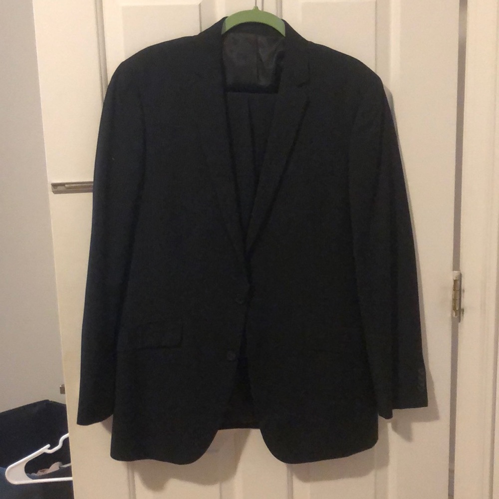 Men’s Kenneth Cole Pinstripe Black Suit 40R